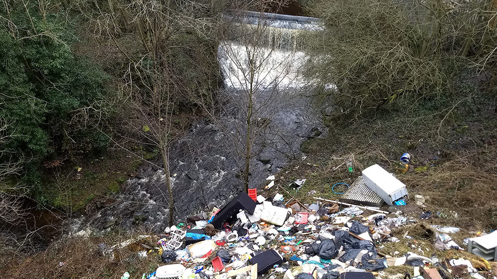 River Aire pollution at North Beck